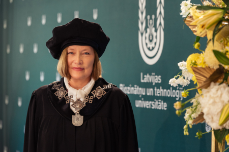 Svinīgā ceremonijā inaugurēta Latvijas Biozinātņu un tehnoloģiju universitātes rektore Irina Arhipova 